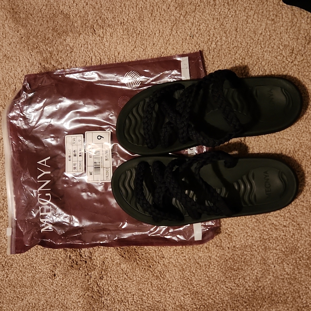 Megnya Sandals- Brand New